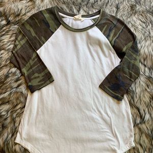 Women’s Baseball Jersey Camo Sleeve T